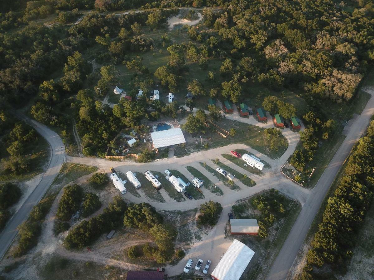 Al'S Hideaway Cabin And Rv Space, Llc Pipe Creek Zewnętrze zdjęcie